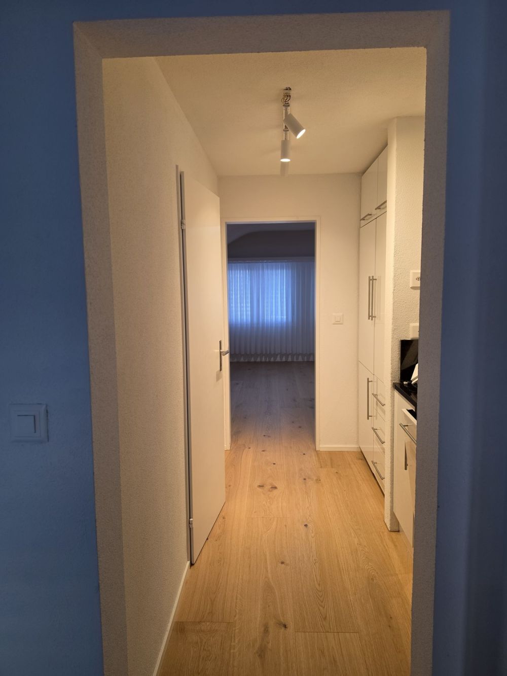 Erstbezug nach Sanierung: Charmante 2.5-Zimmer-Dachwohnung in Dübendorf - Bild 8
