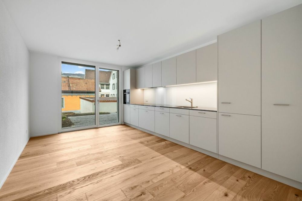 Erstvermietung - Attraktive 3 1/2-Zimmer-Gartenwohnung mit Loggia und Einstellplatz im Zentrum von Sissach - Bild 3