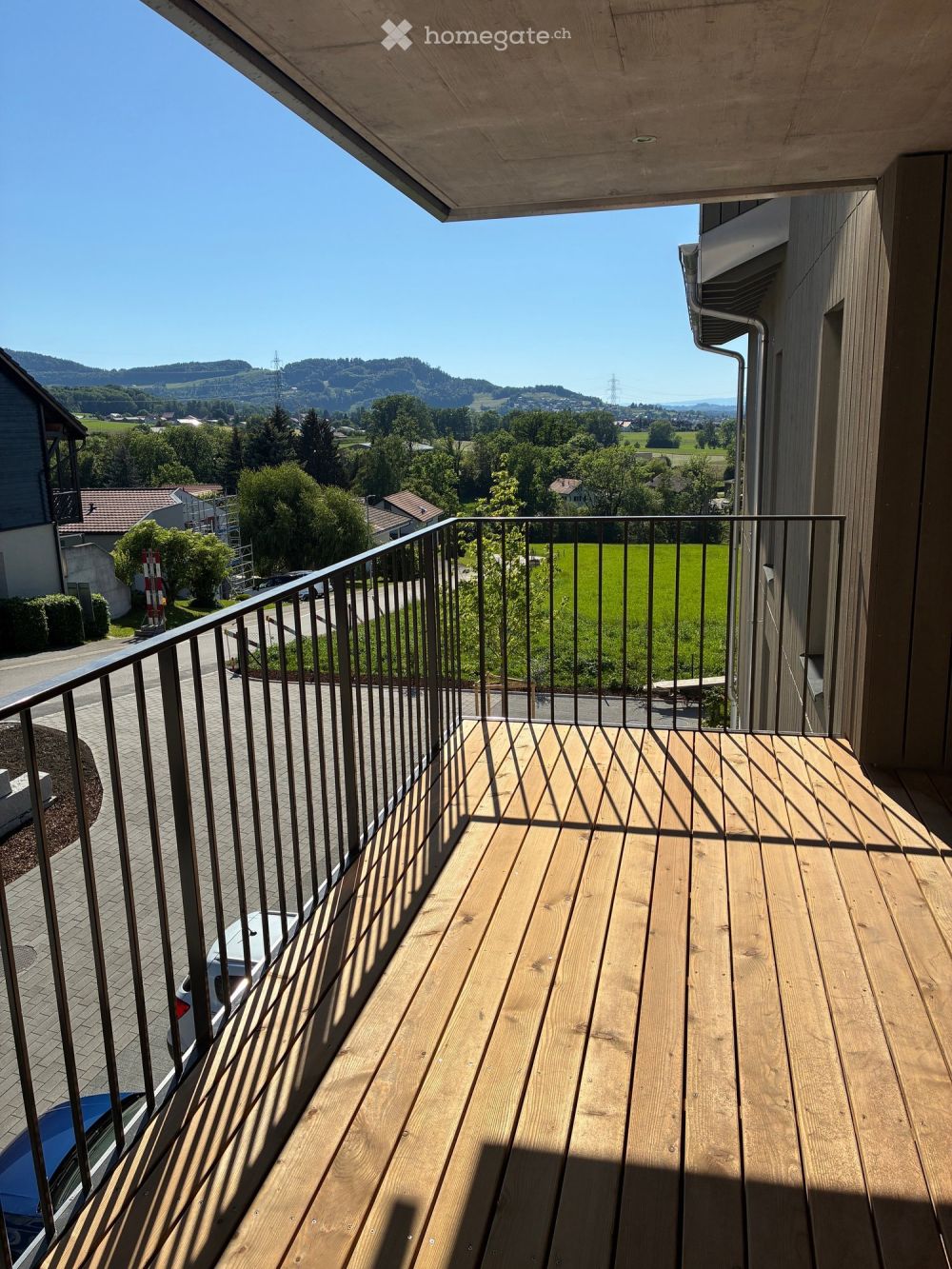 Appartement neuf exclusif de 2,5 pièces avec grand balcon et vue magnifique à Tatroz - Bild 6