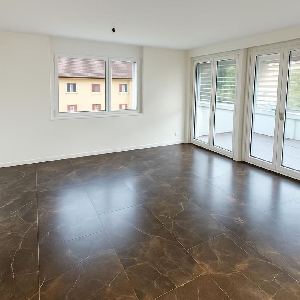 Exklusive 2.5-Zimmer-Attikawohnung mit grosser Terrasse in Studen - Bild 4