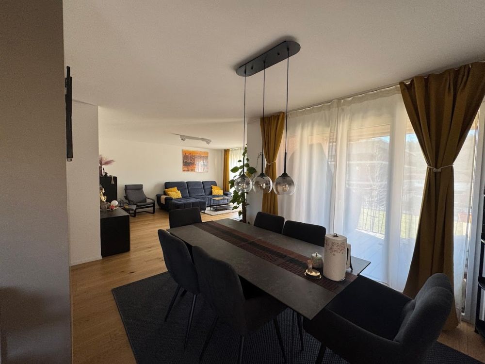 modern und neuwertig: 4.5 Zimmerwohnung im 1. OG - Bild 4