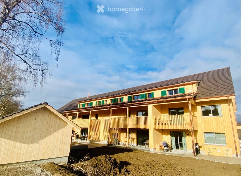 Moderne 5.5-Zimmer-Dachwohnung in ruhiger Lage von Buch b. Frauenfeld - Bild 1