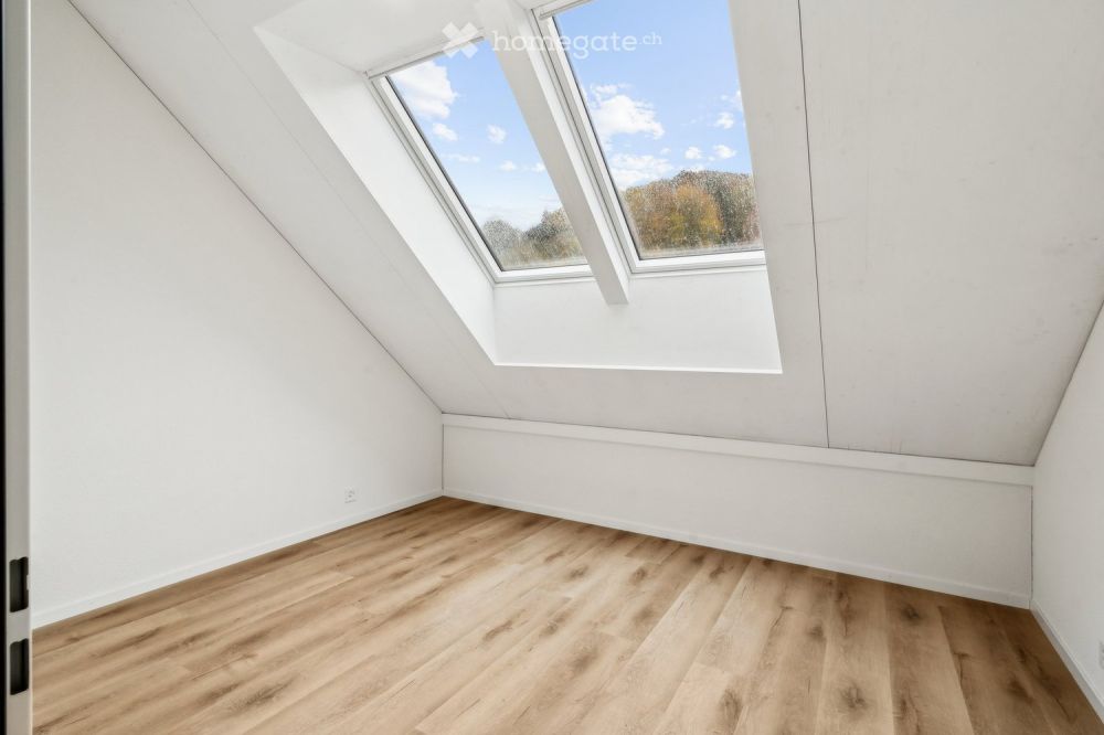 Erstvermietung: Exklusive 3.5-Zi-Dachwohnung mit Galerie & einzigartigem Wohngefühl - Bild 1
