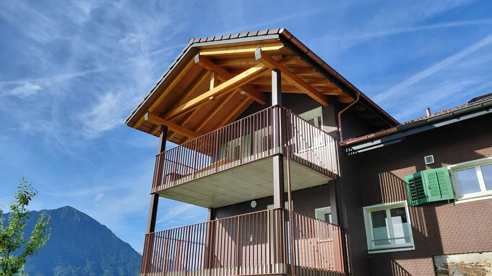3 1/2 Zimmer Dachwohnung mit Topaussicht auf See und Berge - Bild 8