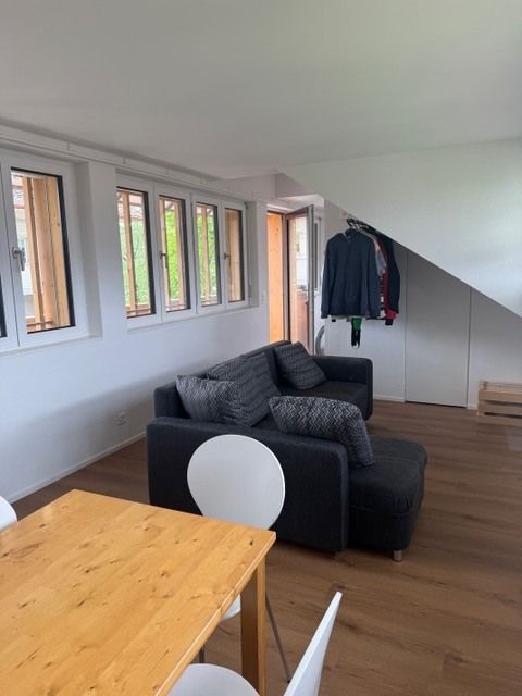 Charmante 2-Zimmer-Dachwohnung mit viel Cachet im historischen Hof des Schlössli Rubigen - Bild 8