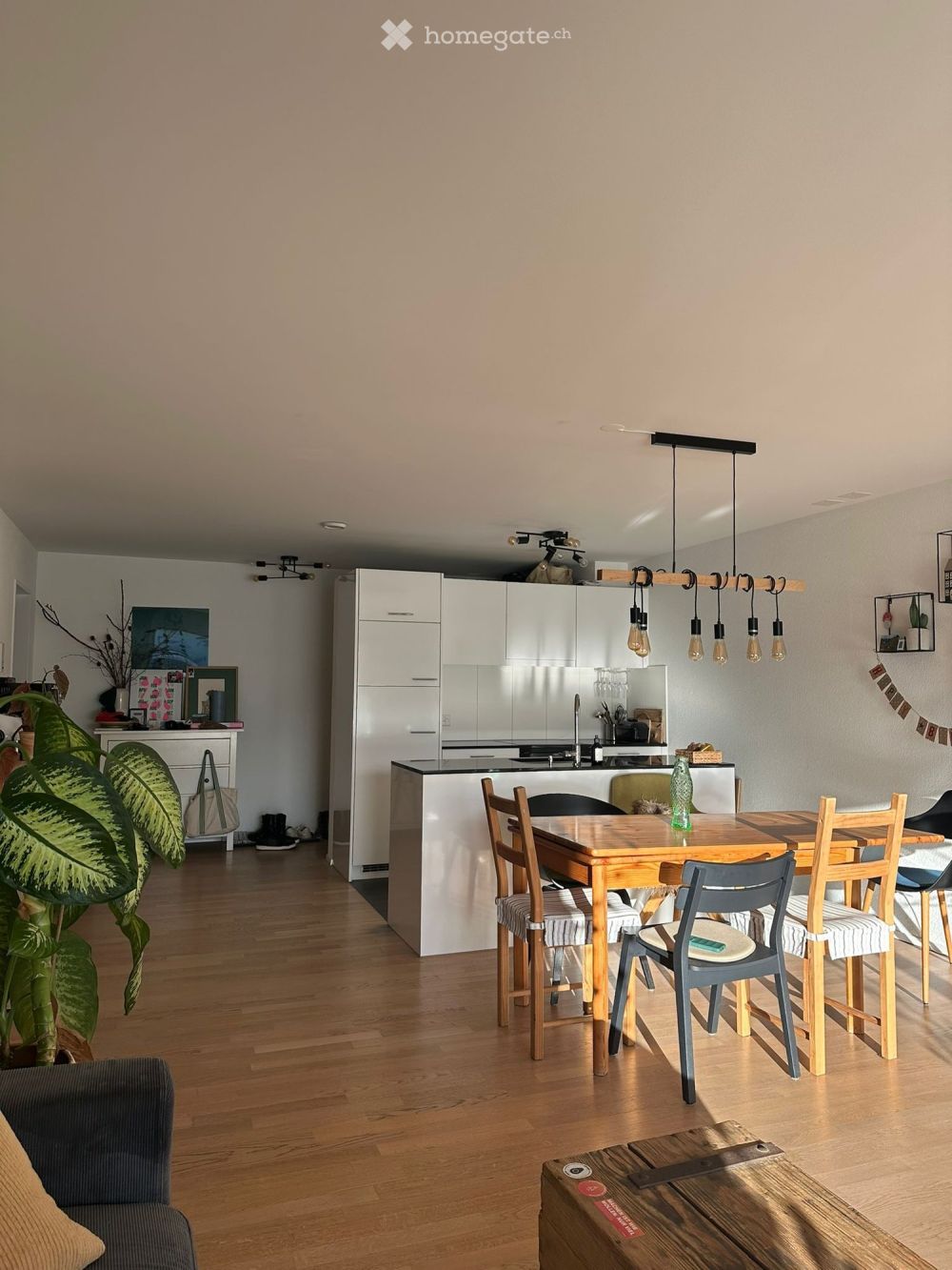 Moderne 2.5-Zimmer-Wohnung mit Seenähe und grossem Südbaldkon in Arbon - Bild 1