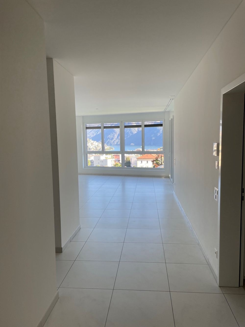 RESIDENZA SANROCCO A LUGANO - AFFITTASI 3.5 locali con vista lago - Bild 8