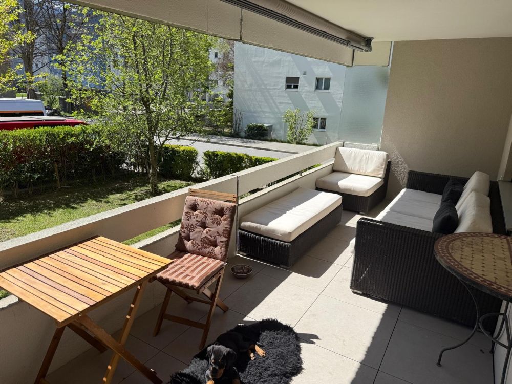 Hochwertiges, grosses Zimmer (24qm) in ruhiger Frauen-WG - Balkon