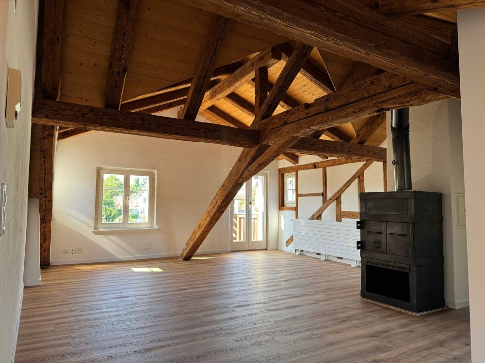 Erstbezug nach Renovation - Charmante Dachwohnung - Bild 5