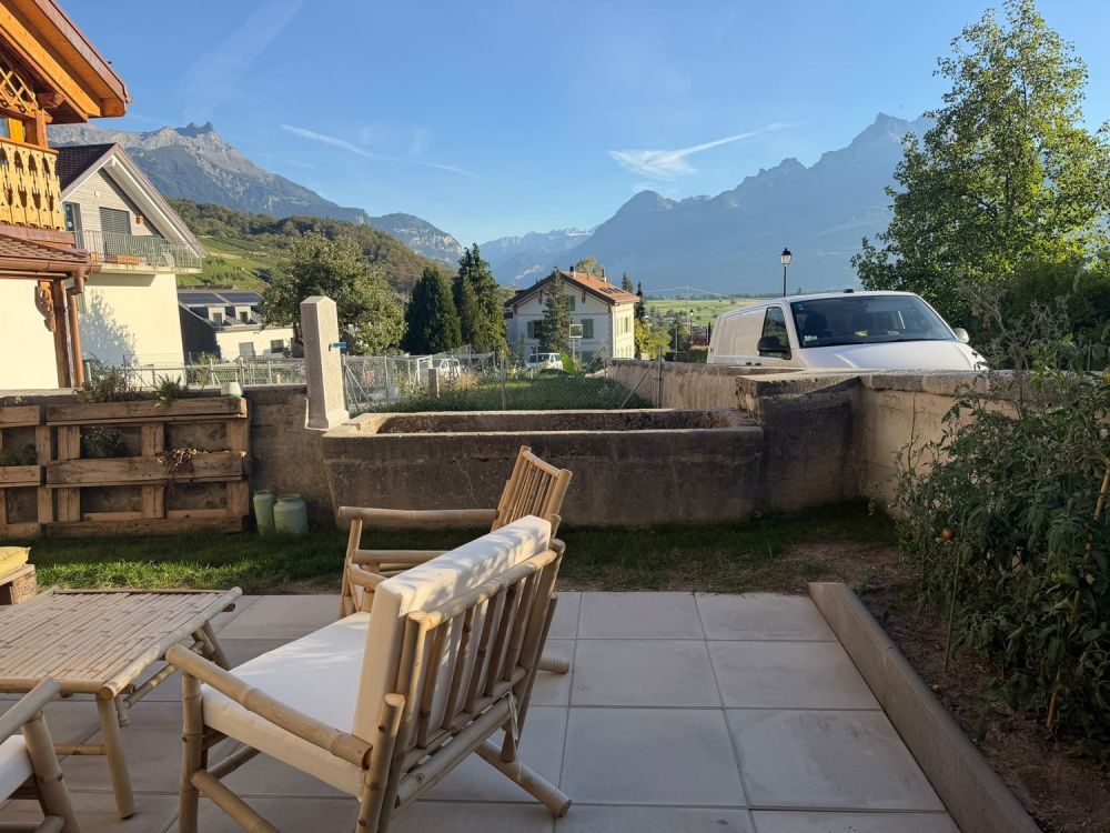 Appartement neuf de 2.5 pièces avec terrasse-jardinet et vue sur les Dents-du-Midi - Bild 1