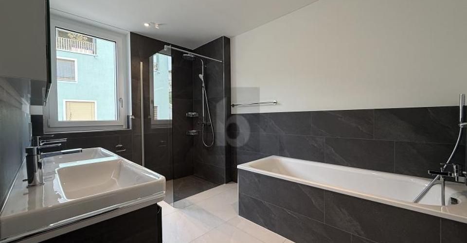GROSSZÜGIG WOHNEN MIT BALKON & WEITBLICK - Appartement 4.5 pièces - image - 3