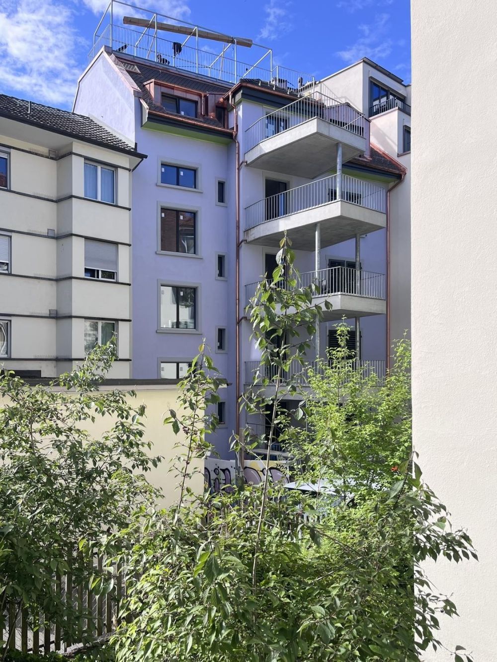 Altbauwohnung nach Totalsanierung - Gartenseite