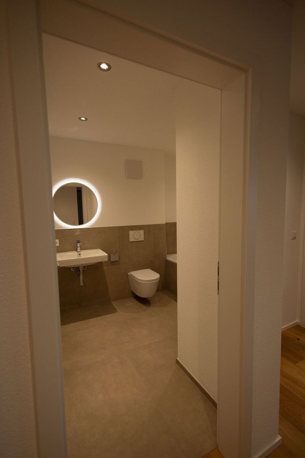 Erstvermietung moderne 4.5 Zimmerwohnung im 1. OG - Bild 3