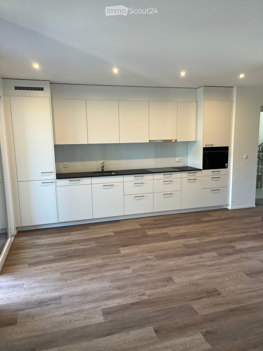 neue, moderne 3.5-Zimmer-Wohnung in Susten - Bild 3
