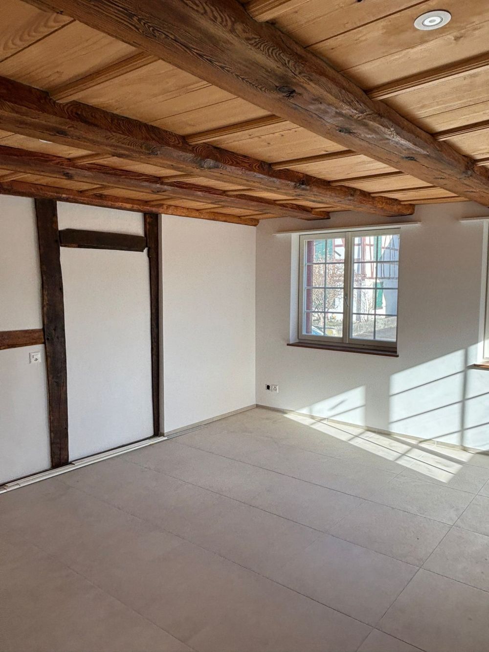 Wunderschöne Maisonettewohnung/Hausteil mit grosszügigem Garten - Bild 9