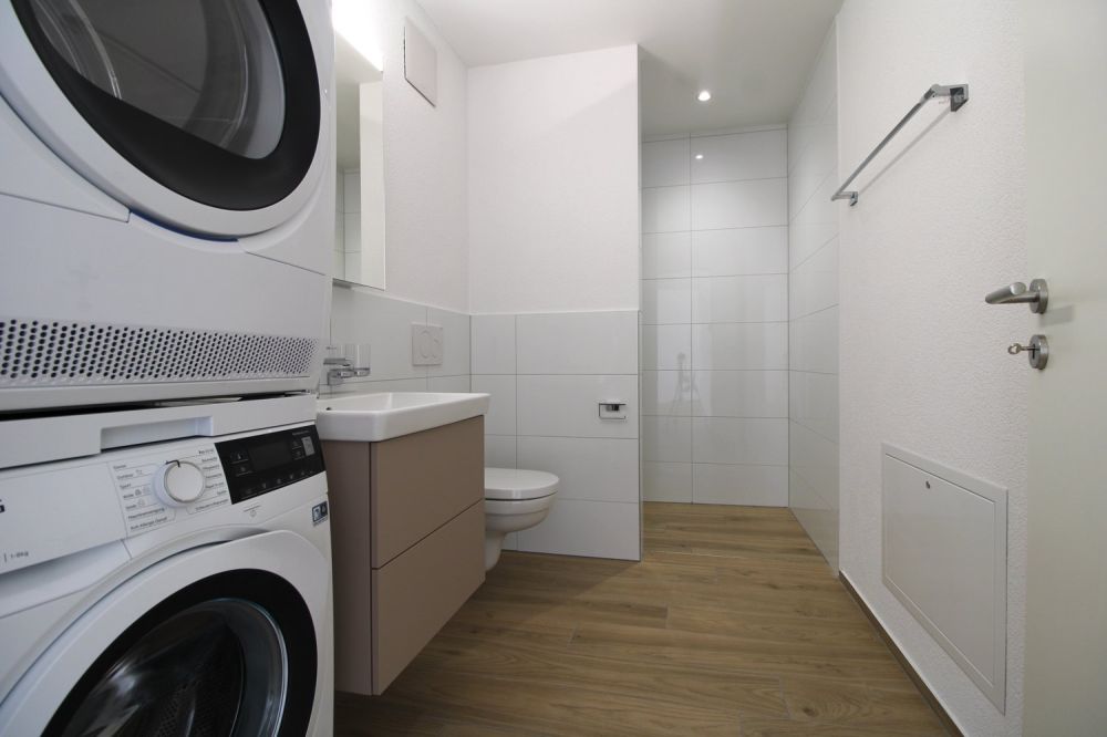 Attraktive 2.5-Zimmer-Wohnung mit Balkon an zentraler Lage in Niederuzwil - Bild 2