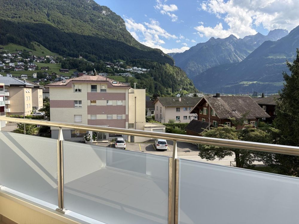 Renovierte 4 Zimmer Wohnung in Schattdorf - Bild 2