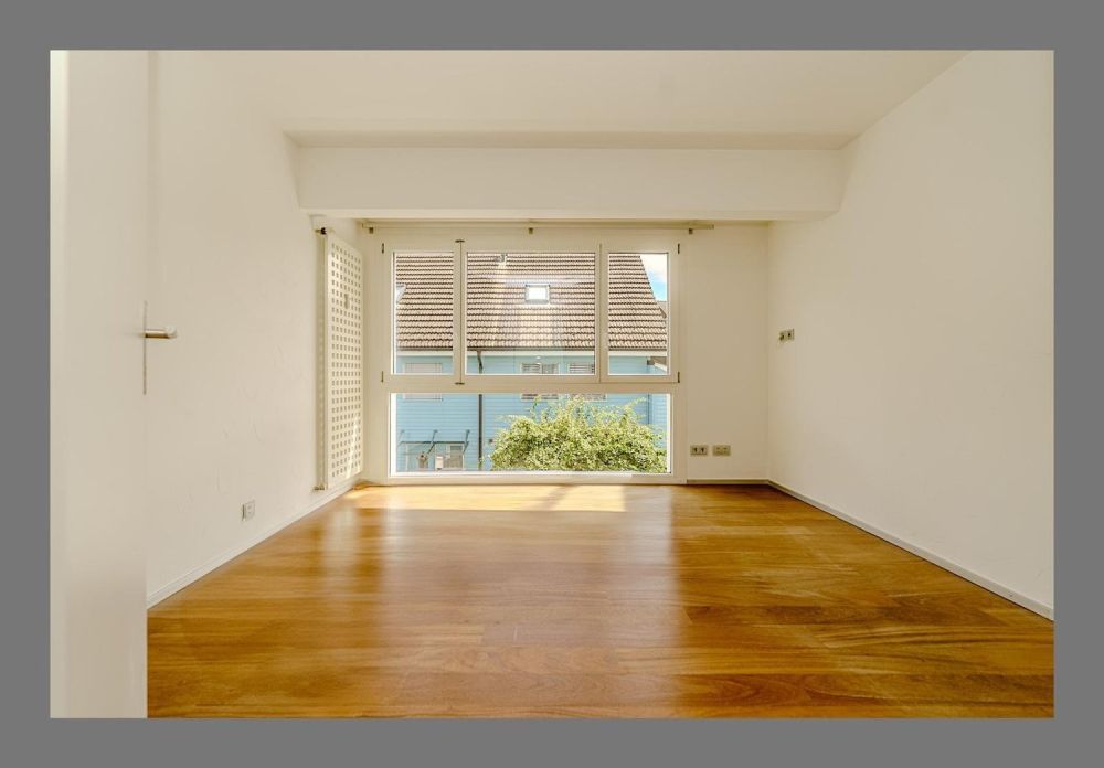 Moderne 4.5-Zimmer-Maisonettwohnung in Hölstein zu vermieten - 10.1 Zimmer