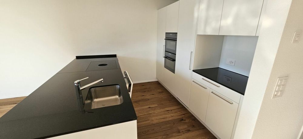 Moderne 4.5-Zimmer-Wohnung mit zwei Badezimmern, grosser Loggia und hochwertigem Ausbaustandard - Bild 4