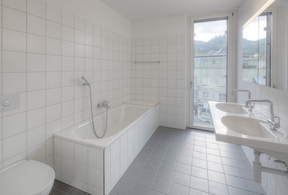 Leben in luftiger Höhe mit grosszügiger Terrasse 91 m² - Bad