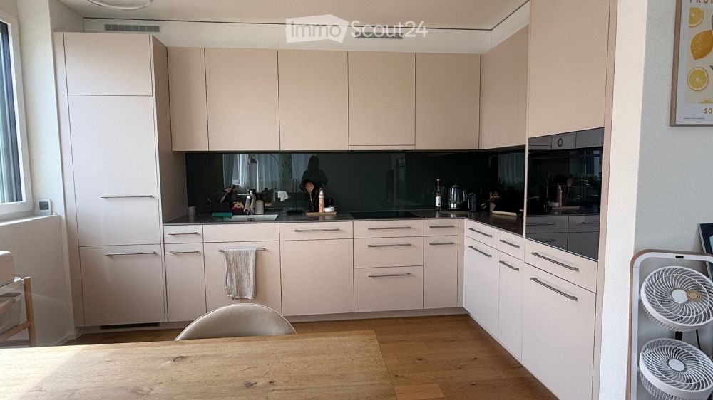 Helle moderne 2.5-Zimmerwohnung mit Loggia in Siebnen – Nachmieter gesucht - Bild 2