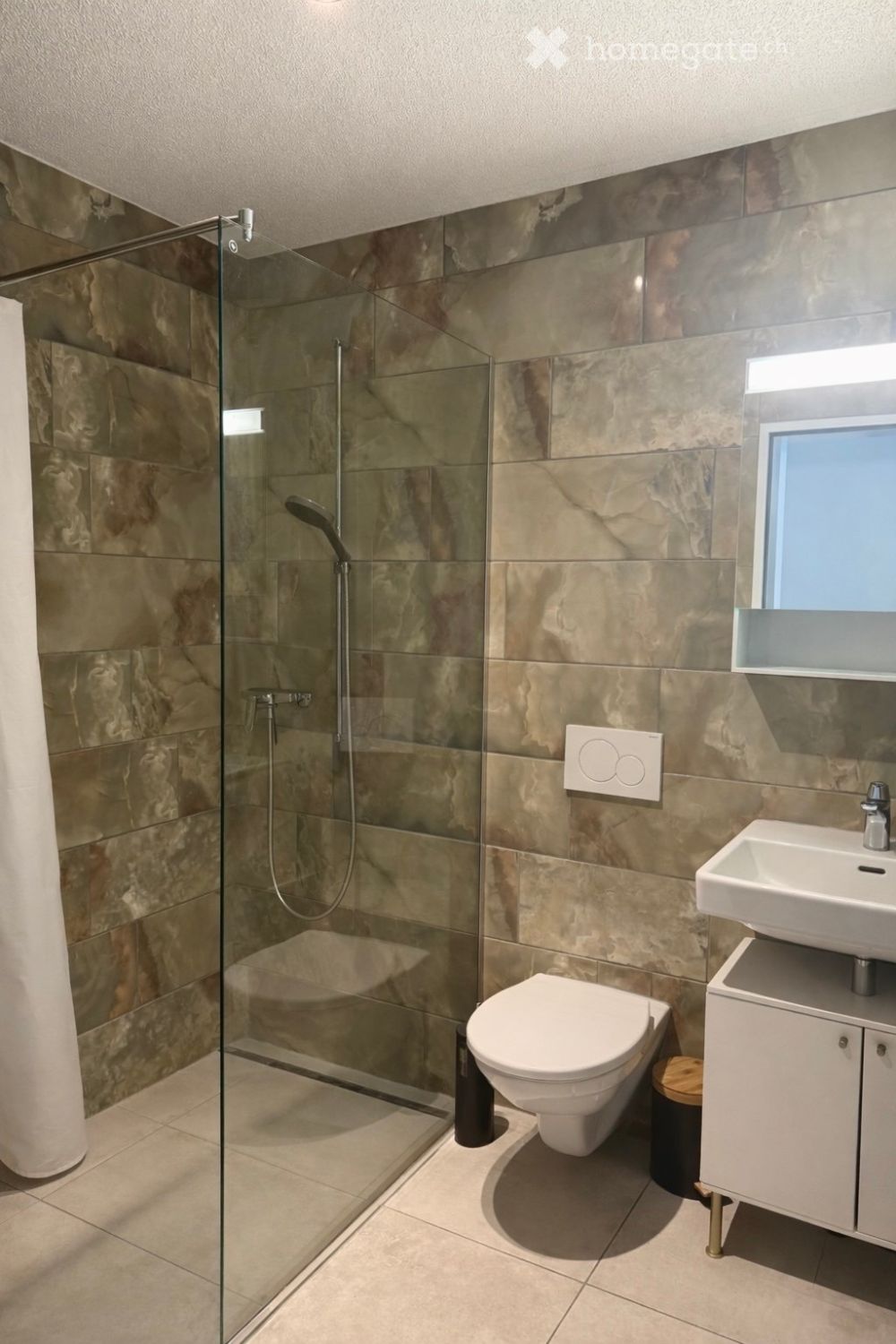 Helle, moderne 2.5-Zimmer-Wohnung mit riesigem 28m² Balkon & Weitsicht in Winznau - Bild 3