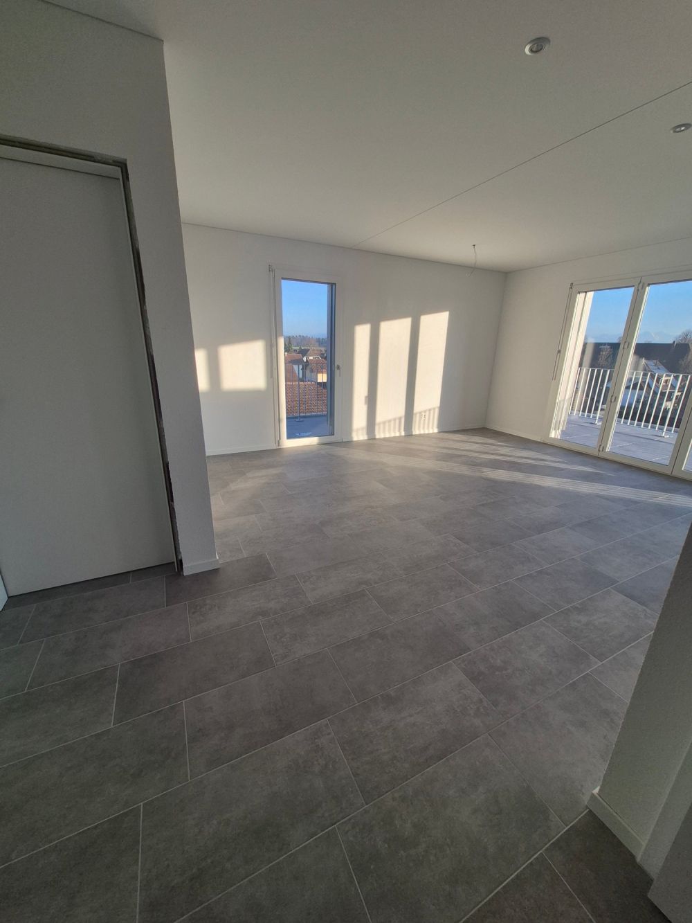 neu erstellte 3.5 Attika Wohnung mit toller Terrasse mit Weitsicht - Bild 7