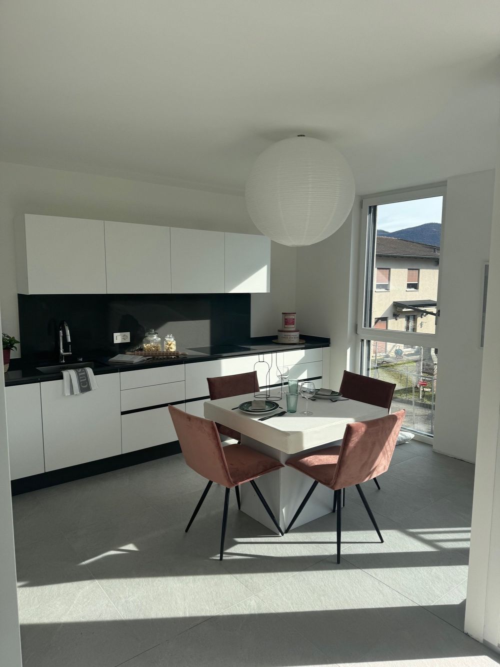 Elegante appartamento 2.5 locali con grande giardino privato (prima locazione) - Bild 4