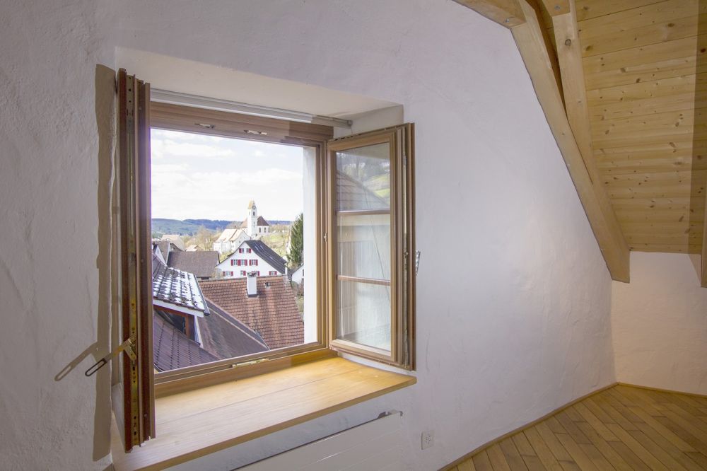 Erstbezug: Frisch renoviertes, denkmalgeschütztes Bauernhaus mit privatem Innenhof und Garten - Bild 8