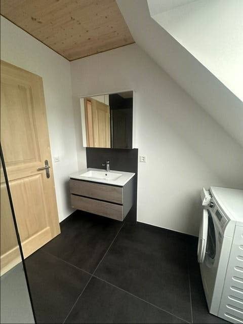 Neue moderne 3.5-Zimmer-Dachwohnung mit viel Charme - Bild 6