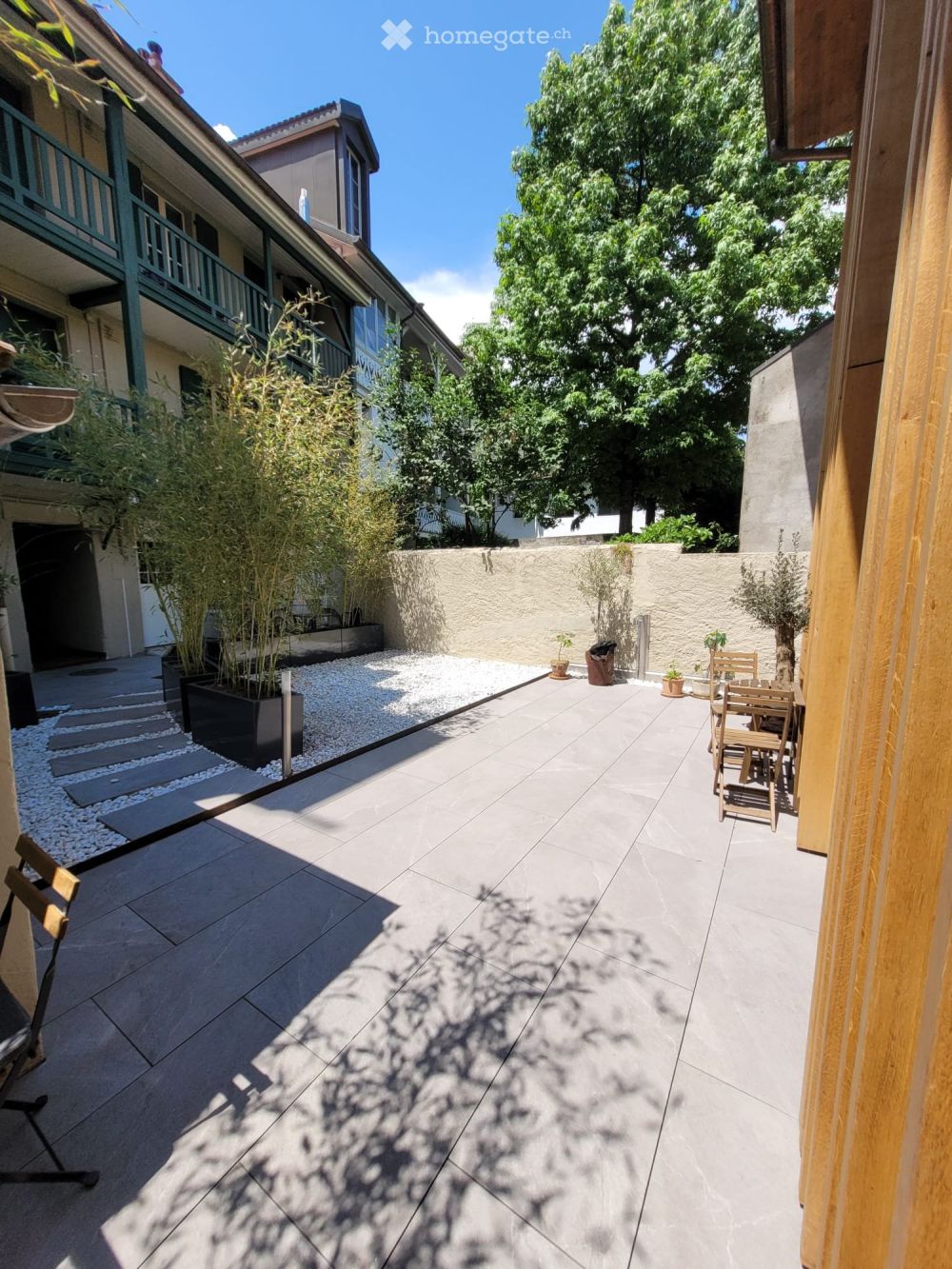 Maison de ville unique située dans une charmante cour intérieure du vieux Carouge - Bild 2