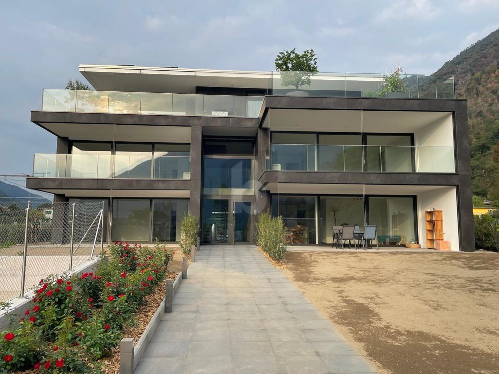 NUOVA COSTRUZIONE, ELEGANTE CON AMPIA TERRAZZA - Bild 4