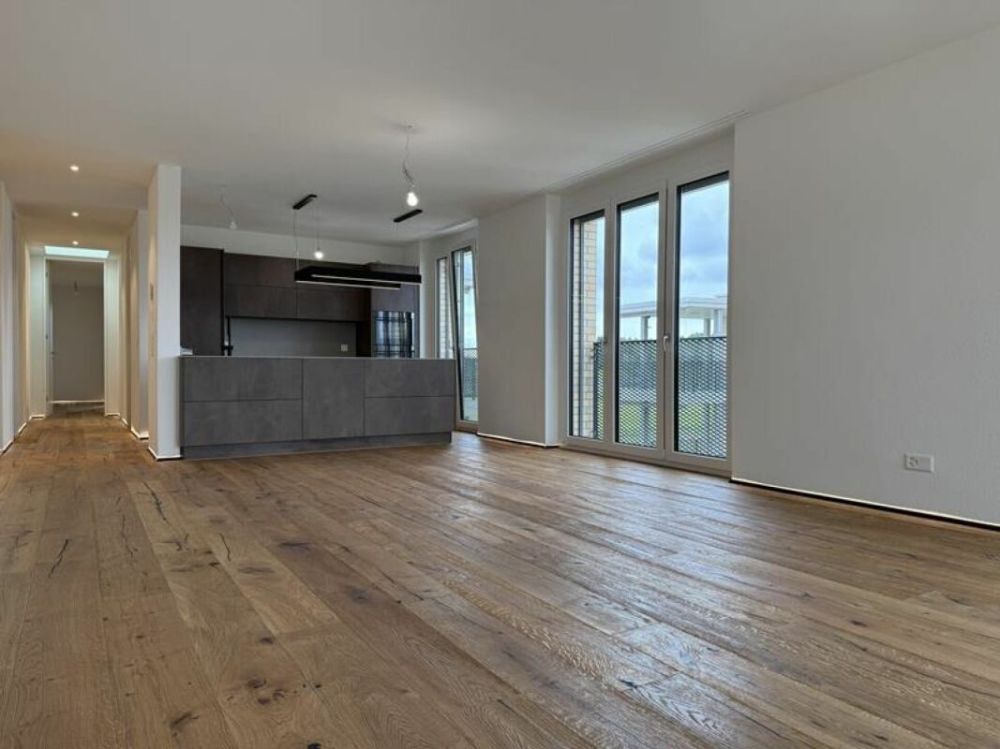Ganz oben. Ganz frei. Ganz Zuhause - exklusive 3.5-Zi.-Attikawohnung in Berg - Bild 2