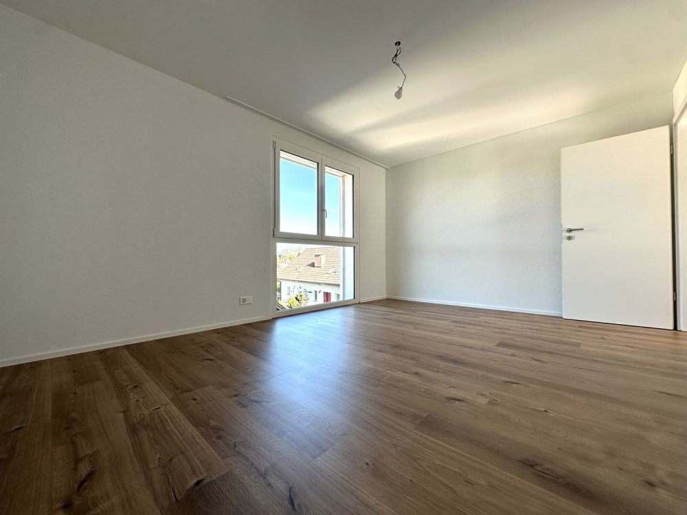 ERSTVERMIETUNG - 3.5-Zimmer-Wohnung im 2. OG mit Balkon und Garage in ruhiger Lage - Bild 5