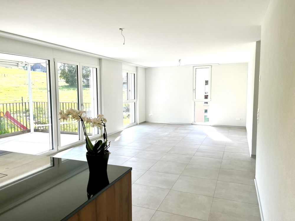Moderne 4.5-Zi.-Wohnung, hochwertiger Ausbaustandard, Blick ins Grüne - Wohnen- Essen