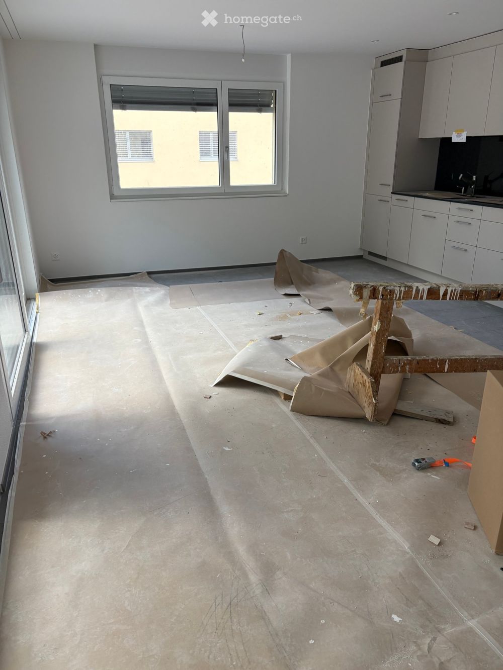 Neue 2 1/2 Zimmerwohnung mit grossem Balkon an ruhiger, sonniger Lage - Bild 2