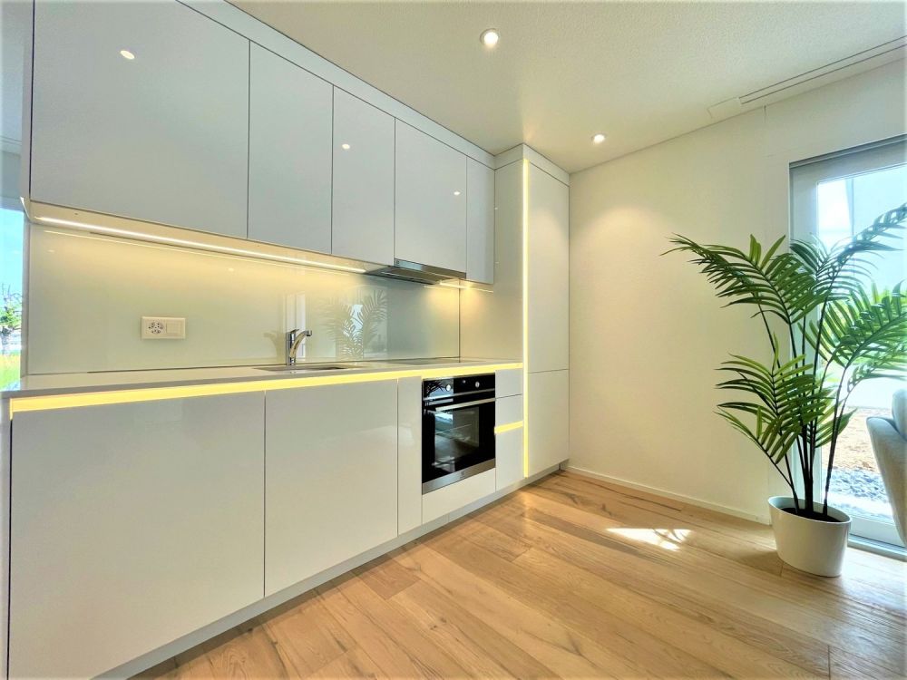 Moderne 2-Zimmer-Wohnung mit Balkon in Brunegg - Bild 1