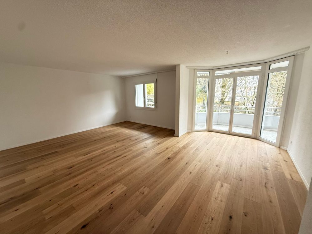 ERSTVERMIETUNG: 4.5-Zi-Wohnung mit Balkon in Brügg im Eigentumsstandart - Bild 3