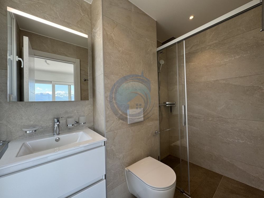 APPARTEMENT DE 2,5 PIÈCES EN ATTIQUE AVEC VUE PANORAMIQUE SUR LE LAC - Bild 7