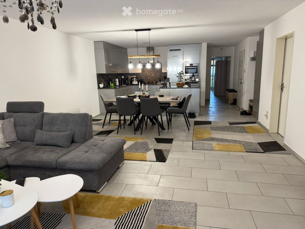 Moderne 3.5-Zimmer-Wohnung mit Balkon in Volketswil - Bild 3