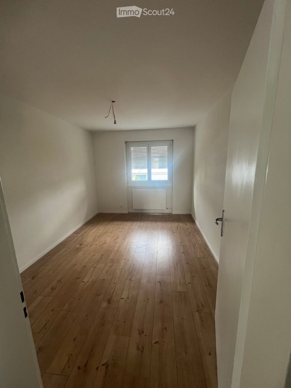 Moderne 4.5-Zimmer-Wohnung mit Balkon in Düdingen - Bild 7