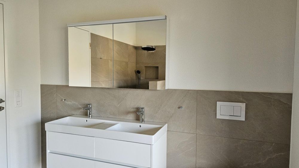 5.5 Zimmer Maisonette Wohnung im DEFH mit Balkon und Garten - Bild 2
