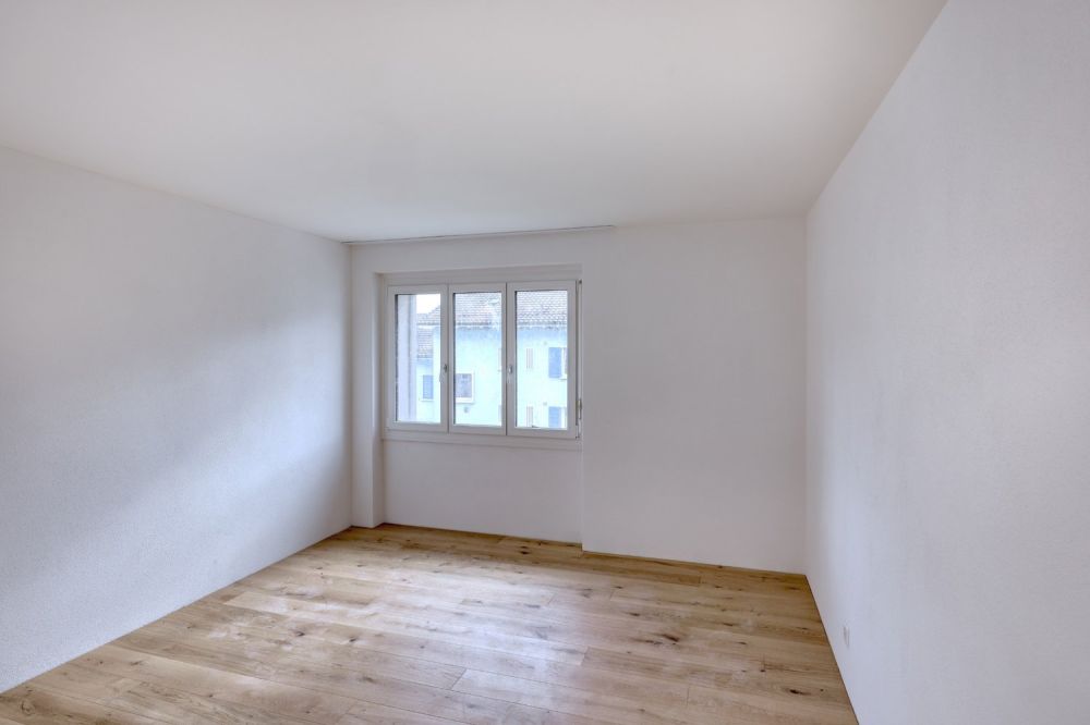 Helle, grosszügige Wohnung in gepflegter Liegenschaft - Bild 3