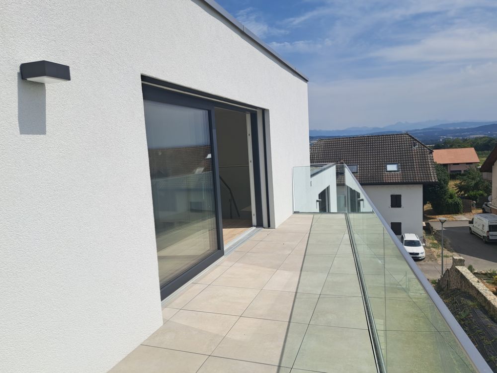 Ausnahme-Duplex mit 5.5 Zimmern im Dachgeschoss in Vallon - 20260713_152433.jpg