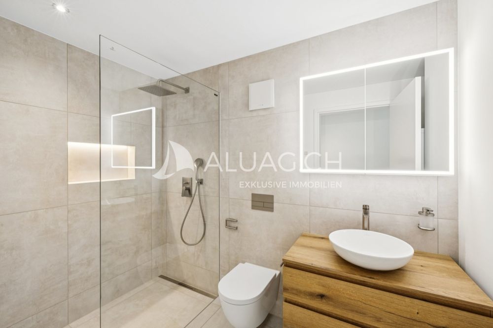 EXKLUSIVE 5.5-ZIMMER-WOHNUNG - Weiteres Badezimmer direkt vom Zimmer aus zugänglich