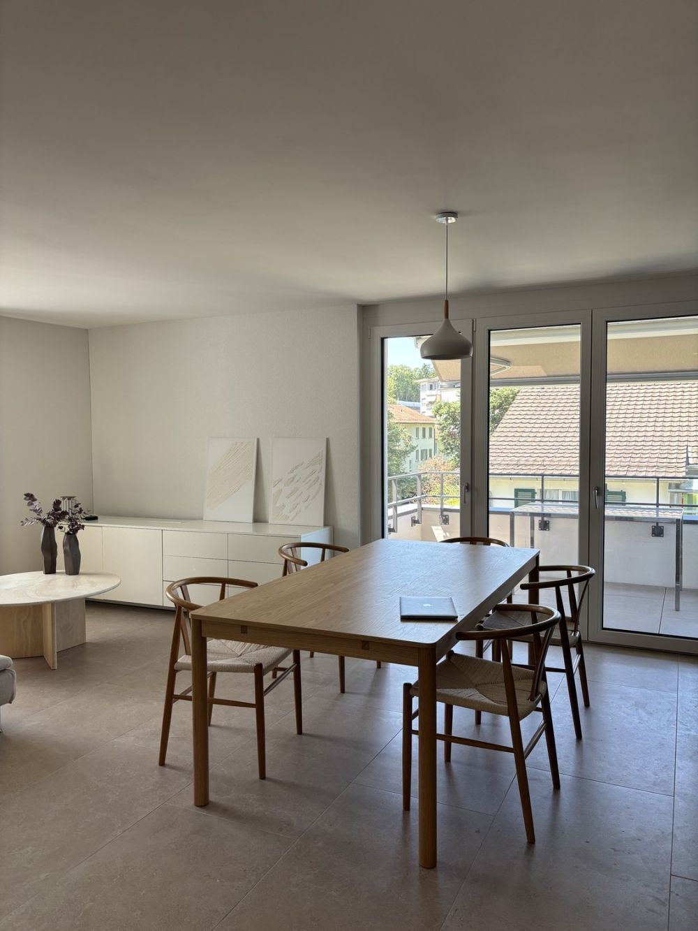 Wunderschöne modere Wohnung mit Balkon in Zürich Altstetten - Bild 2