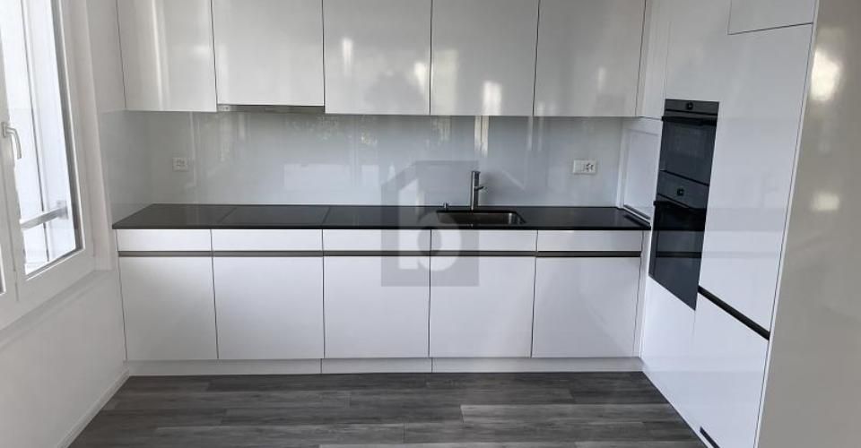 MODERNES WOHNEN DIREKT AM IDYLLISCHEN DORFBACH - Appartement 3.5 pièces - image - 2