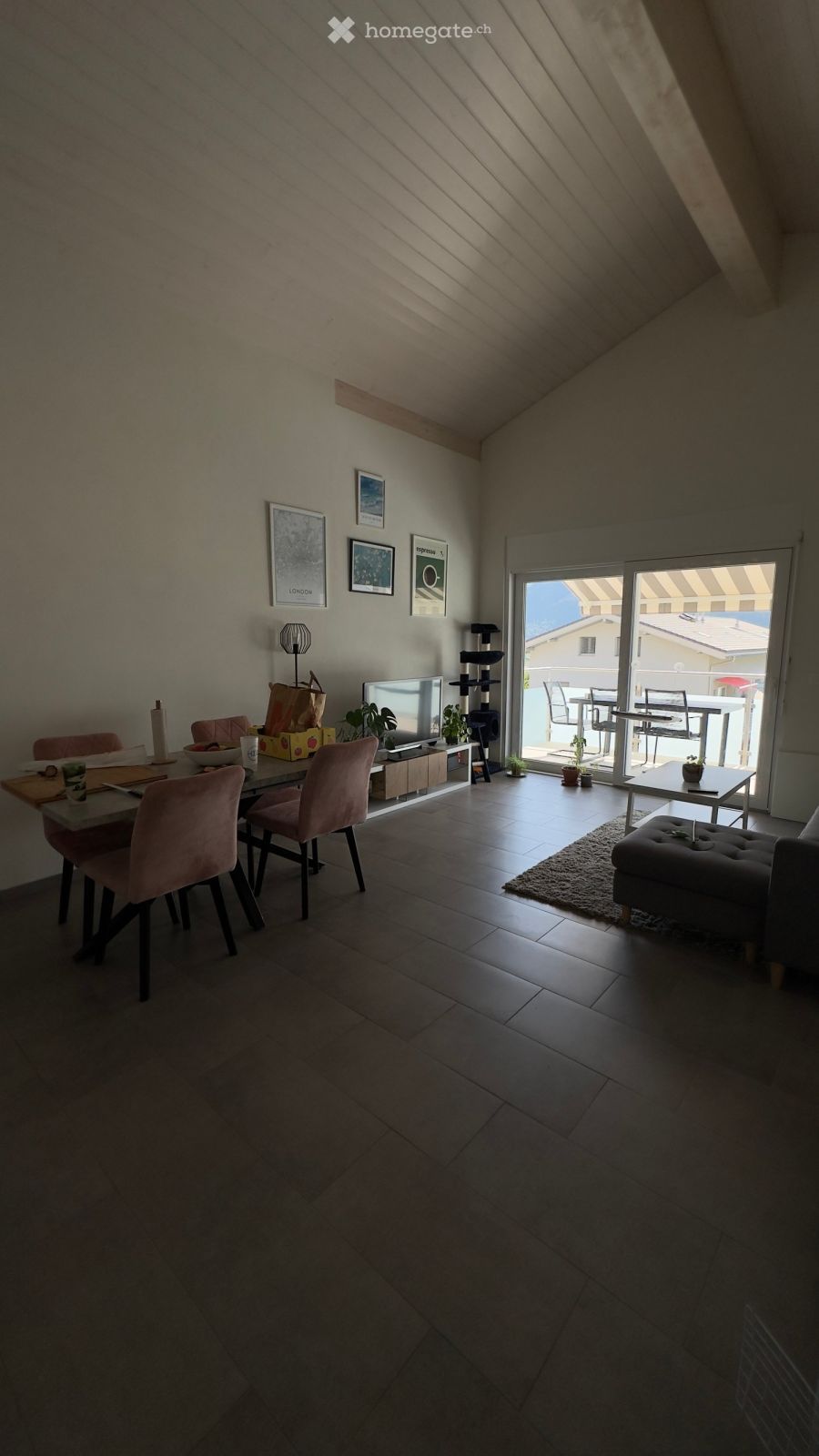 Appartement moderne 2.5 pièces avec vue sur la vallée du Rhône - Bild 1