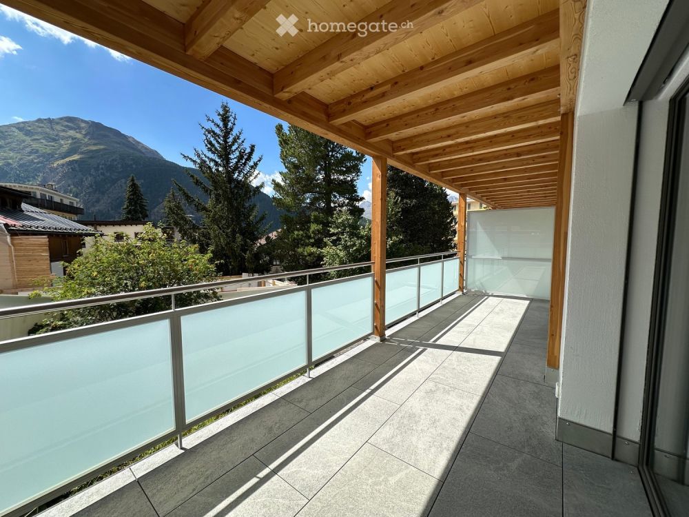 Erstbezug 2.5 Zi-Whg S/O mit grossem sonnigen Balkon in Pontresina - Bild 1