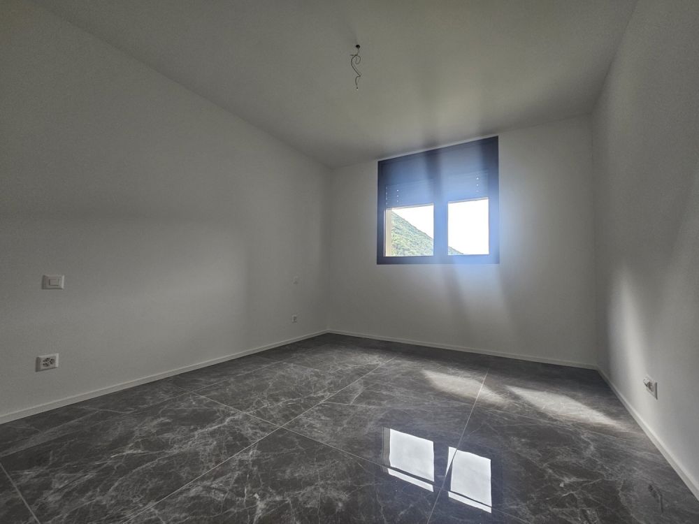 AFFITTASI NUOVO E BELLISSIMO 3.5 LOCALI A LUMINO - Bild 6